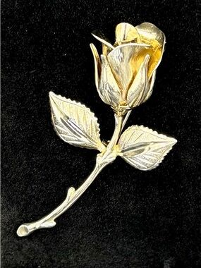 Gold-Tone Rose Flower Brooch Pin - Timeless Floral Accent